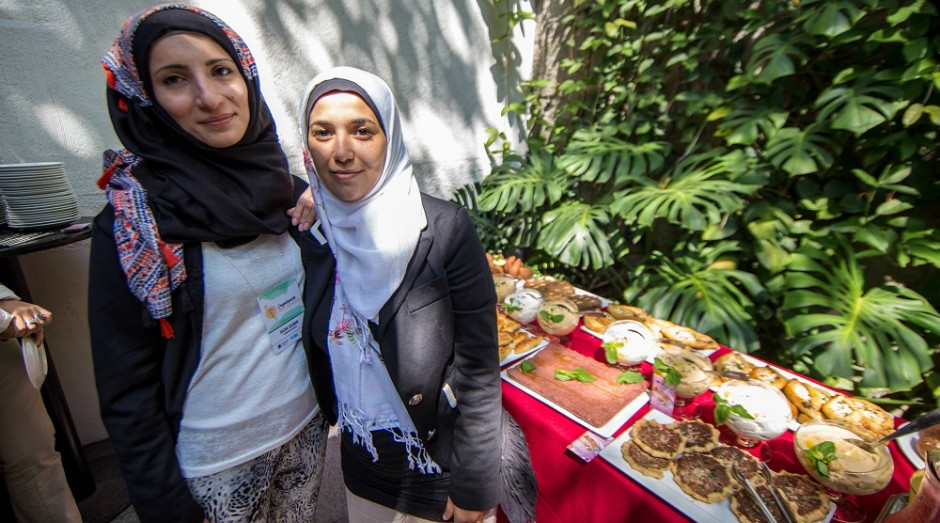 Salsabil Motouk (à direita) em um evento do Consulado da Mulher (Foto: Divulgação)