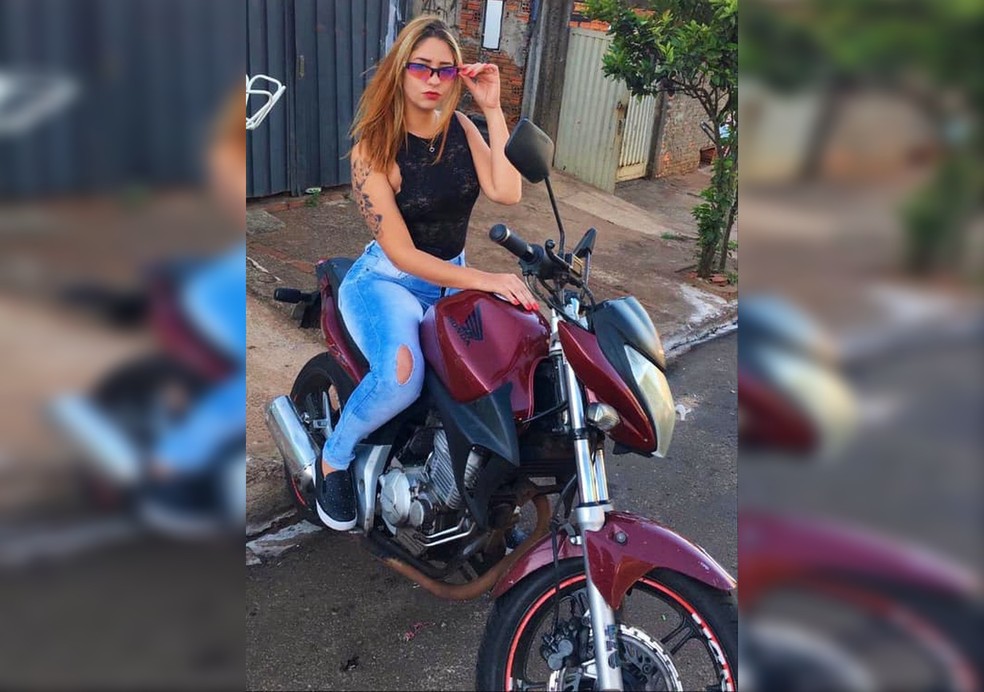 Letícia Costa, 19 anos, pilotava moto quando sofreu o acidente em Jaú  — Foto: Facebook/Reprodução