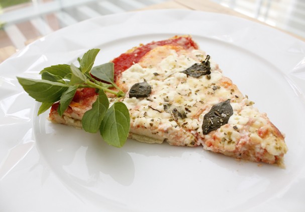 Pizza fit tem massa de couve-flor (Foto: Divulgação)