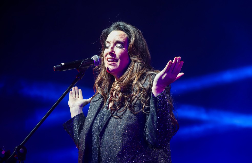 Ana Carolina As Melhores Sua Musica Ana Carolina Neutraliza A Emocao No Grito Abafado De Show Que