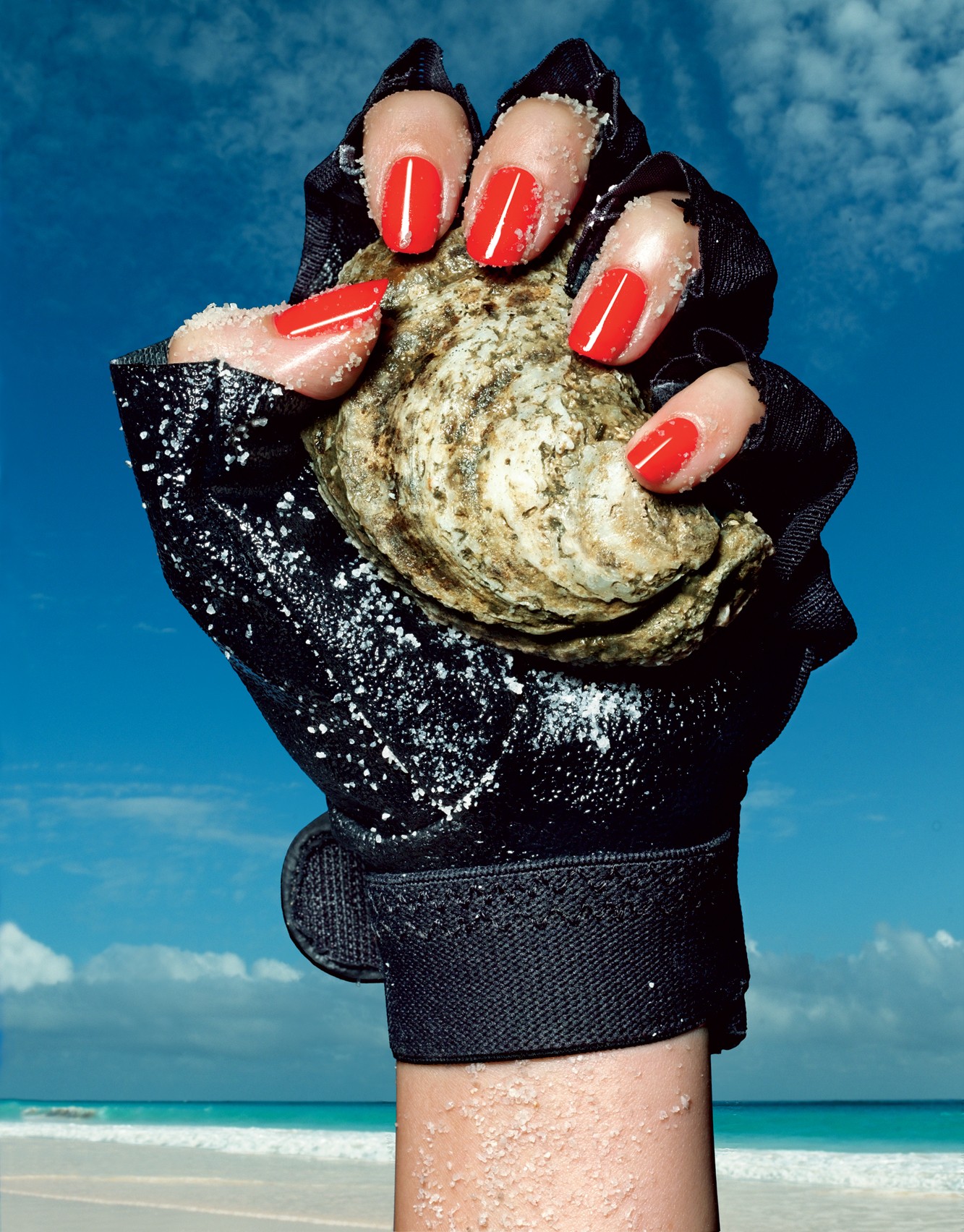 Projeto verão: três sugestões para sua manicure resistir à praia  (Foto: Raymond Meier para Vogue UK)