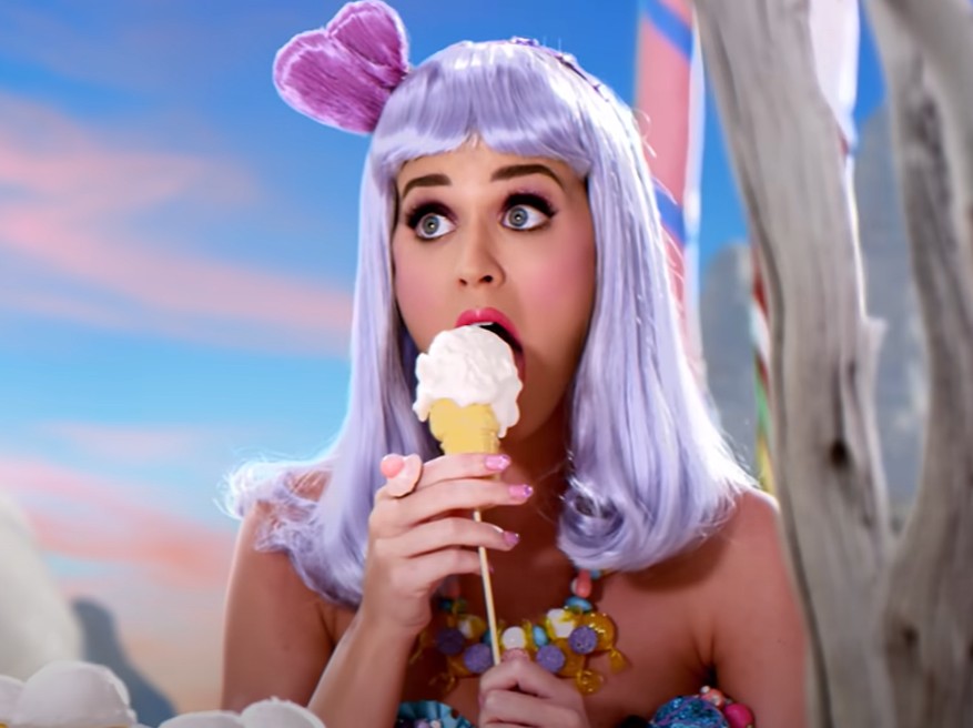 Katy Perry no clipe California Gurls (Foto: Reprodução)