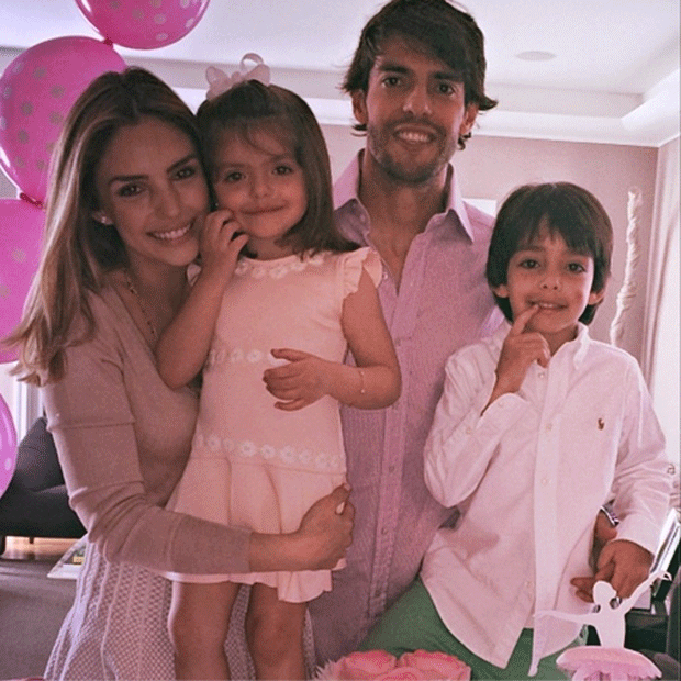 Carol Celico, o marido, Kaká, o filho Luca e a aniversariante Isabella (Foto: Reprodução/Instagram)