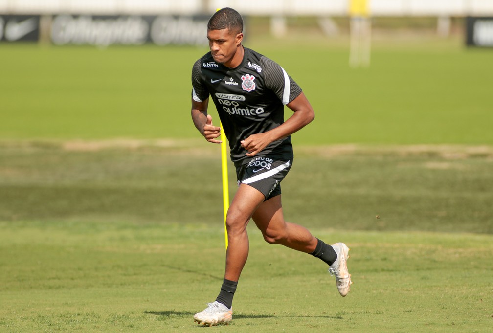 Corinthians empresta o atacante Léo Natel a clube do Chipre