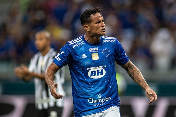 O atacante Edu, artilheiro da última Série B, esperança de gols do Cruzeiro (Foto: Divulgação)
