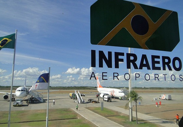 Logotipo da Infraero é visto em aeroporto (Foto: Reprodução/Facebook)