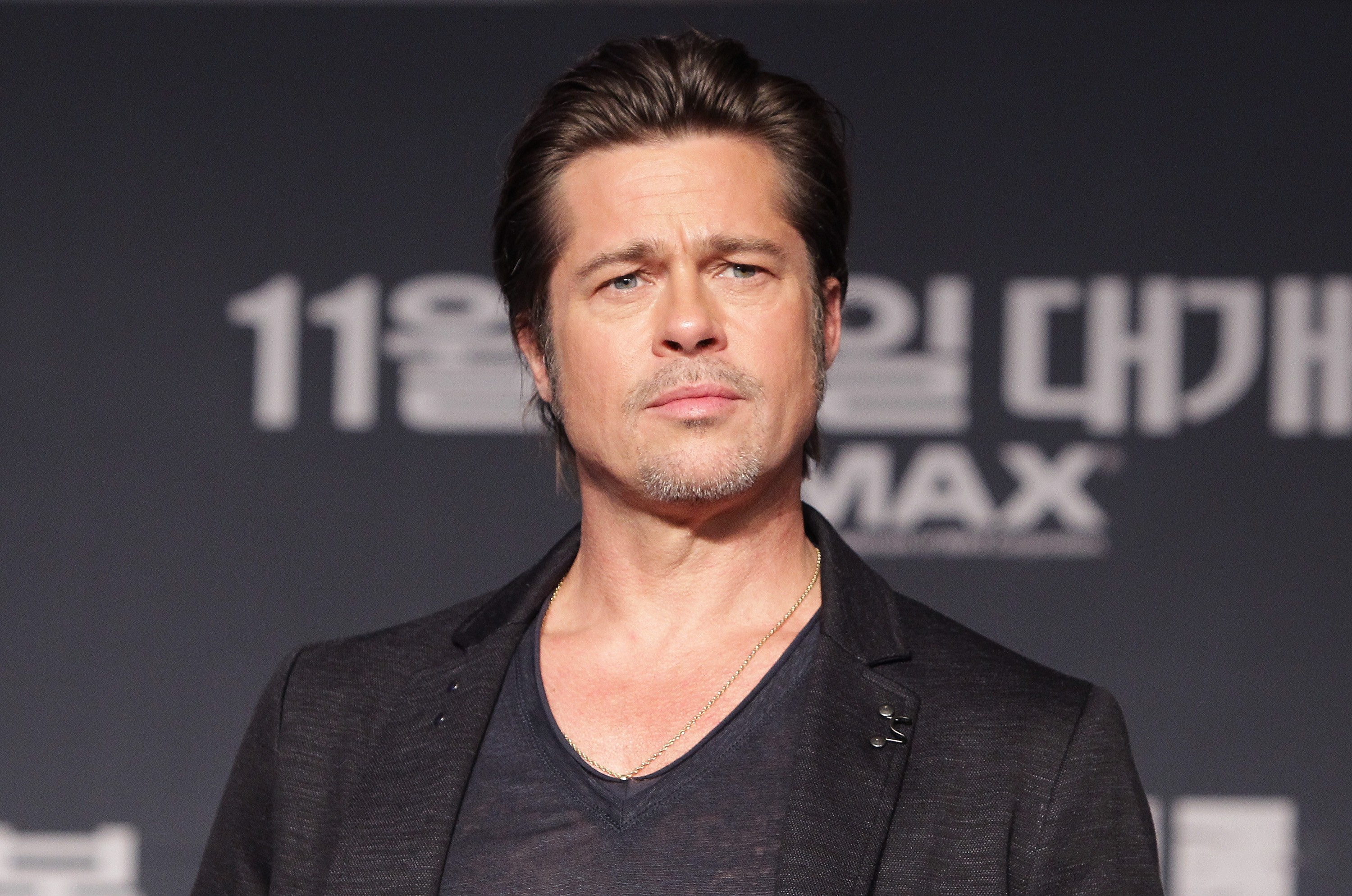 Brad Pitt cortou sua mão profundamente ao ser atropelado por um carro enquanto perseguia o vilão de ‘Seven - Os Sete Crimes Capitais’. (Foto: Getty Images)