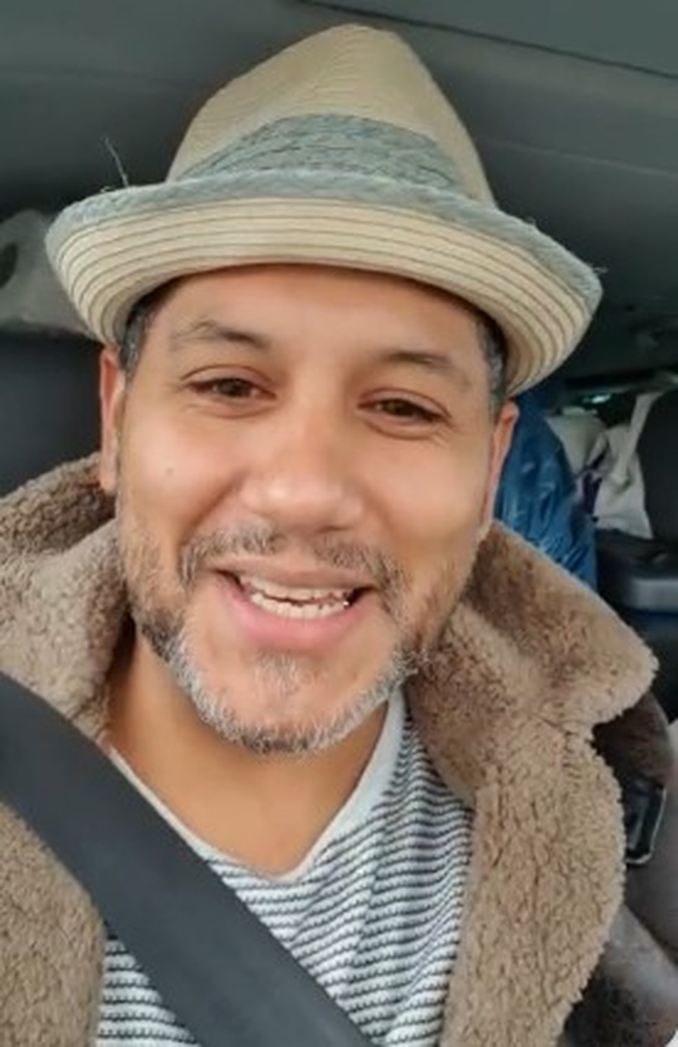 Fisioterapeuta Lucemir Nere Passarinho, de 43 anos, saiu da Alemanha para ajudar as pessoas vítimas da guerra que estão na fronteira — Foto: Reprodução