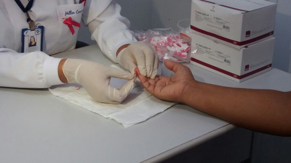 Testes de sífilis e HIV serão disponibilizados gratuitamente pela Secretaria Estadual de Saúde (Foto: Jéssica Alves/G1)