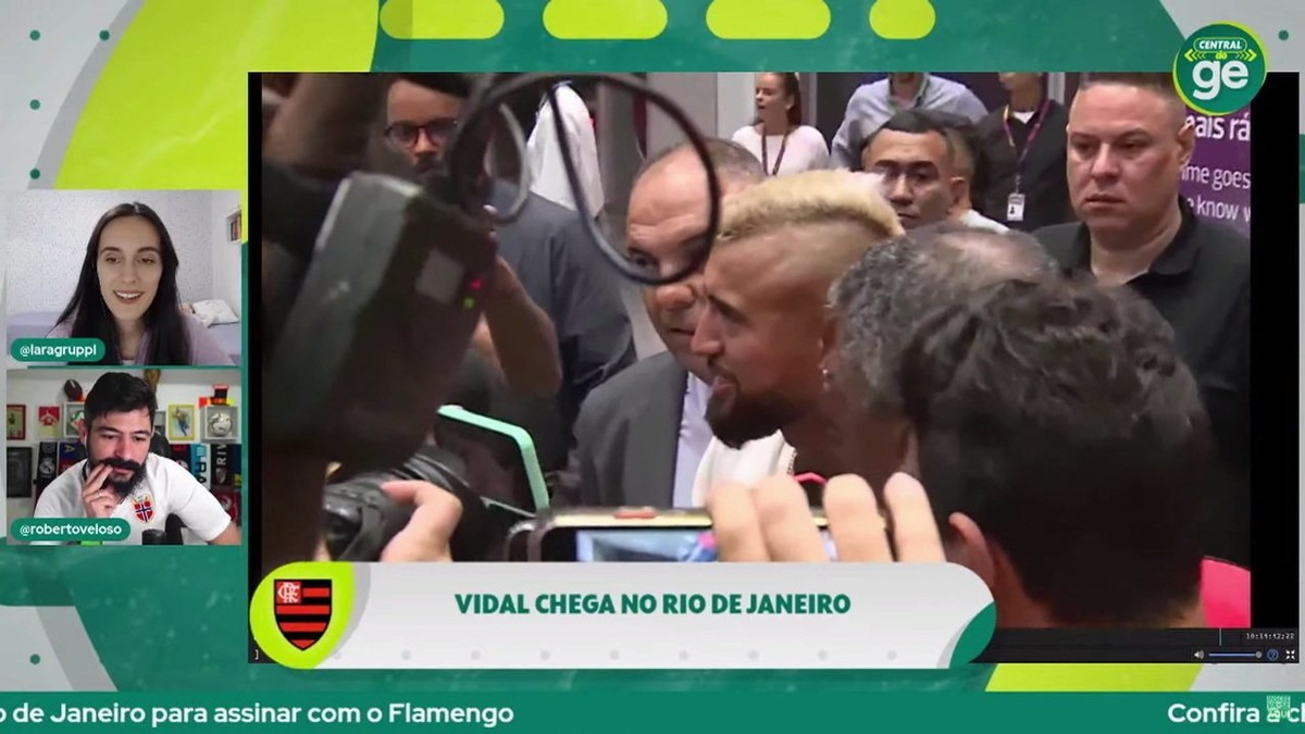 Vidal desembarca no Rio para assinar com Flamengo e é recebido com festa: “Momento feliz”