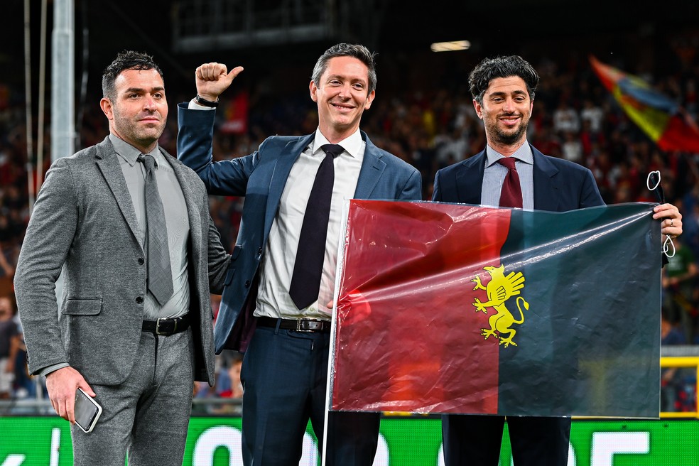 Adam Weiss, Juan Arciniegas e Josh Wander, do 777 Partners, em jogo do Genoa � Foto: Getty Images