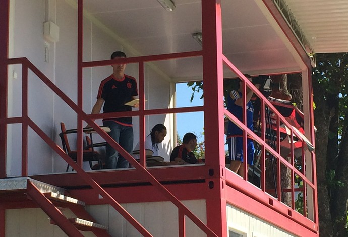 Aposentado como jogador, Everton Costa faz estágio no Flamengo