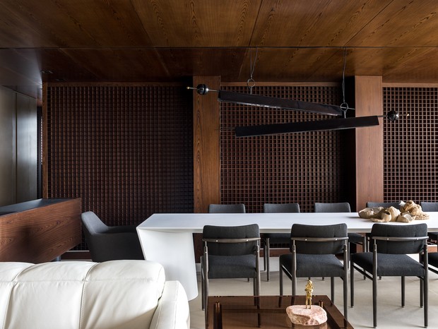  240 m²: apartamento dos anos 1970 ganha décor contemporâneo  (Foto: Eduardo Macarios)
