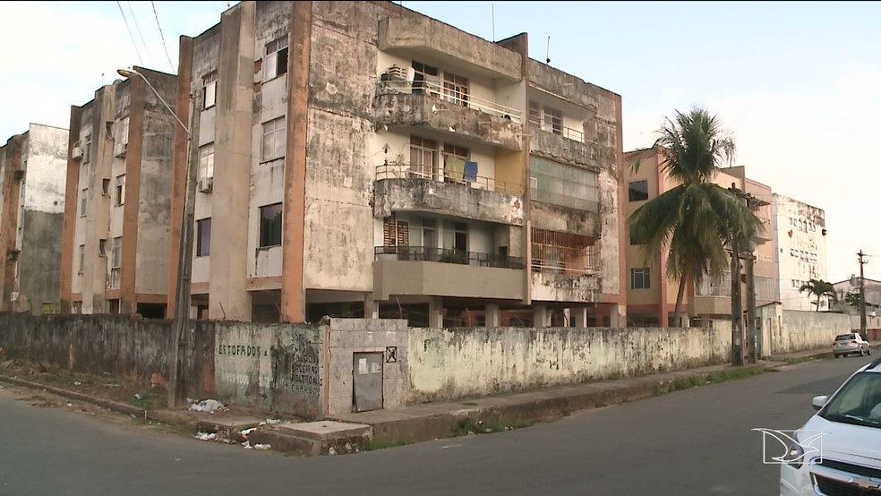 Moradores de um condomínio de São Luís estão preocupados com o aparecimento de escorpiões (Foto: Reprodução/TV Mirante)