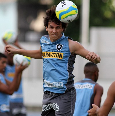 Zeballos treino Botafogo (Foto: Vitor Silva / SS Press)