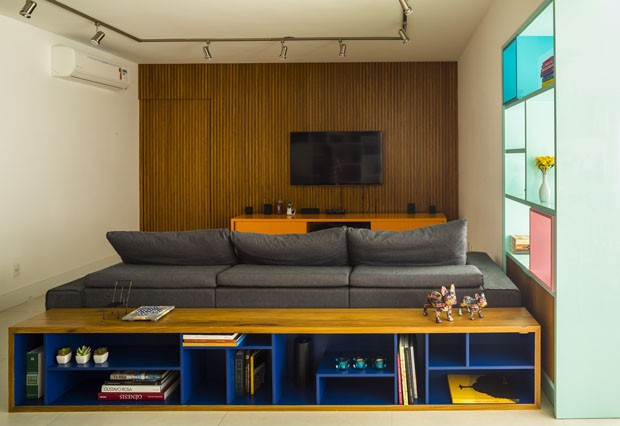 Apartamento integrado com cores alegres (Foto: Divulgação)