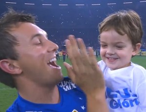 Dagoberto com o filho, Mateus (Foto: Reprodução SporTV)