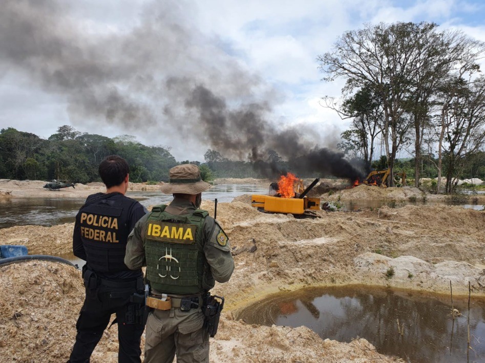Operação do Ibama e da PF localiza garimpo ilegal na região do Xingu, no Pará; maquinário avaliado em um milhão de reais é destruído