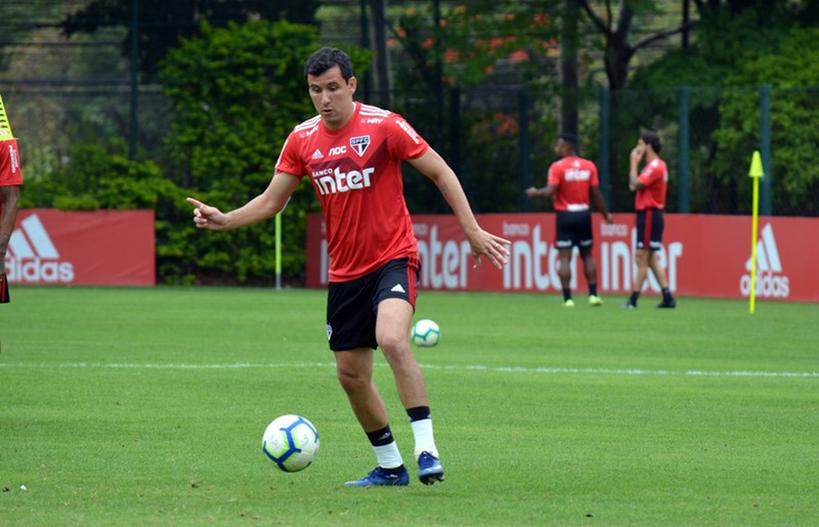 São Paulo tem dúvida no ataque para enfrentar o Ceará, veja as opções de Fernando Diniz 