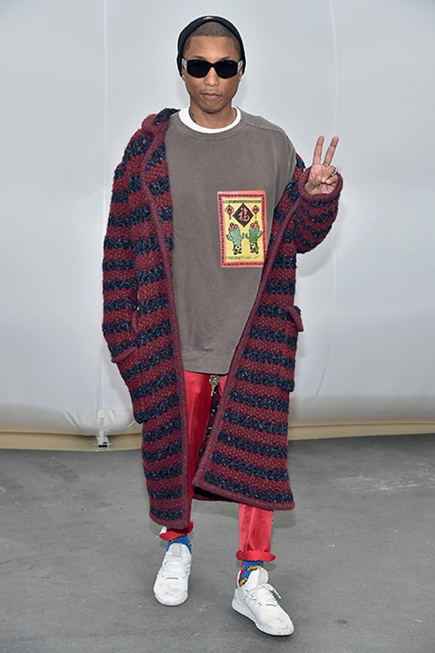 PARIS, FRANCE - MARCH 07:  Pharrell Williams attends the Chanel show as part of the Paris Fashion Week Womenswear Fall/Winter 2017/2018 on March 7, 2017 in Paris, France.  (Photo by Pascal Le Segretain/Getty Images) (Foto: Getty Images)
