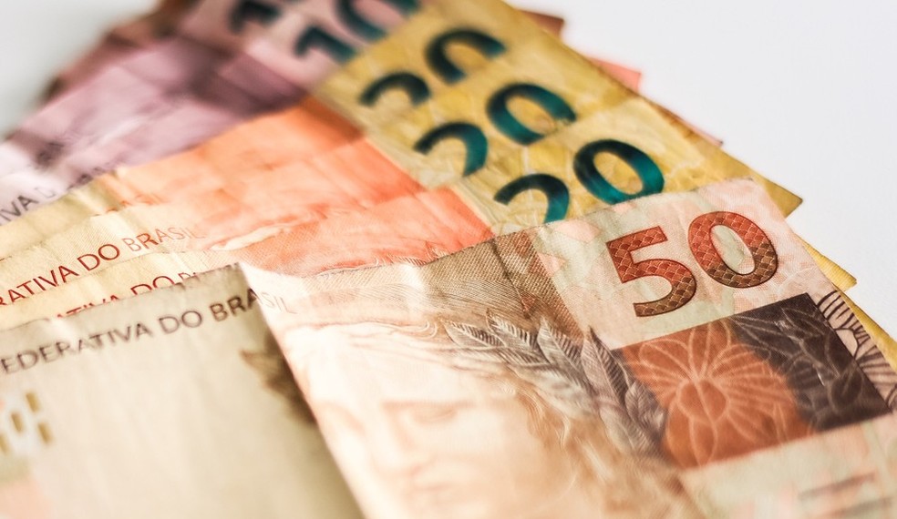 No 3° trimestre de 2017 brancos ganhavam R$ 2.516 enquanto pretos e pardos recebiam R$ 1621 e R$ 1497, repsectivamente — Foto: Jonathan Lins/G1