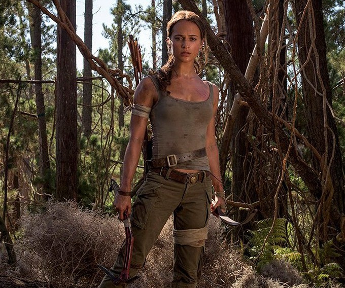 A atriz Alicia Vikander no papel da heroína Lara Croft em cena de Tom Rider: A Origem (Foto: Reprodução)