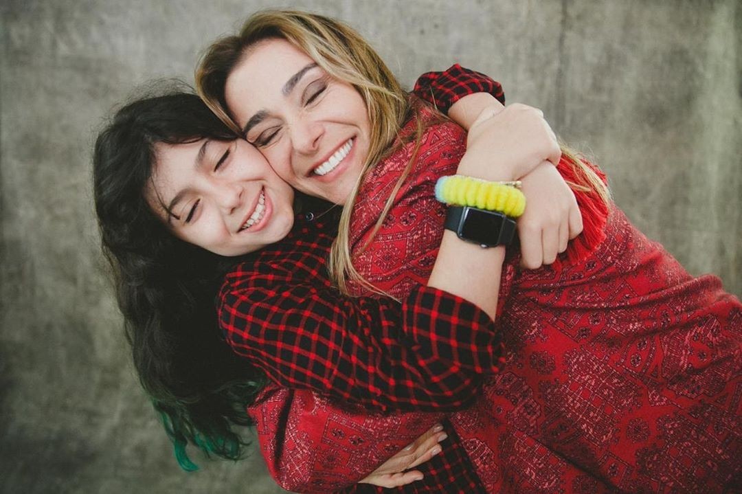 Mônica Martelli e a filha, Júlia (Foto: Reprodução/Instagram)