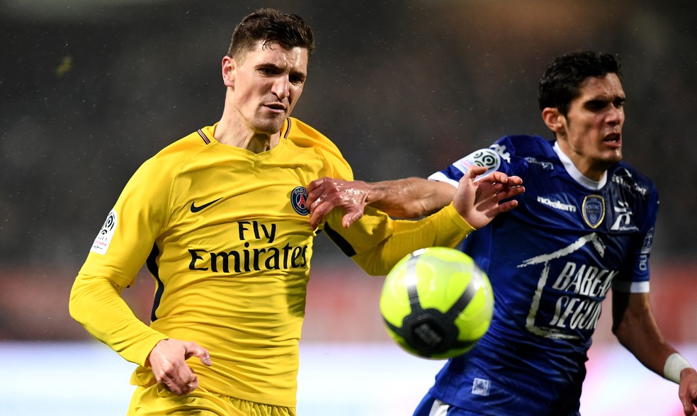 Meunier em ação pelo PSG contra o Troyes neste sábado (Foto: AFP)