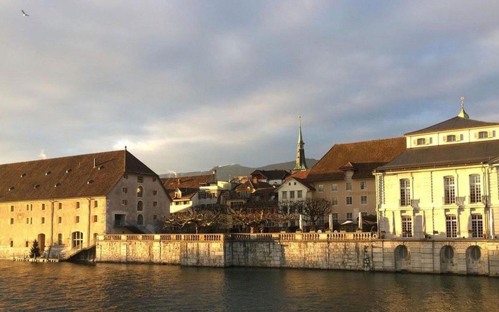 Referências ao número 11 podem ser encontradas por toda a cidade — Foto: Mike MacEacheran/BBC Travel