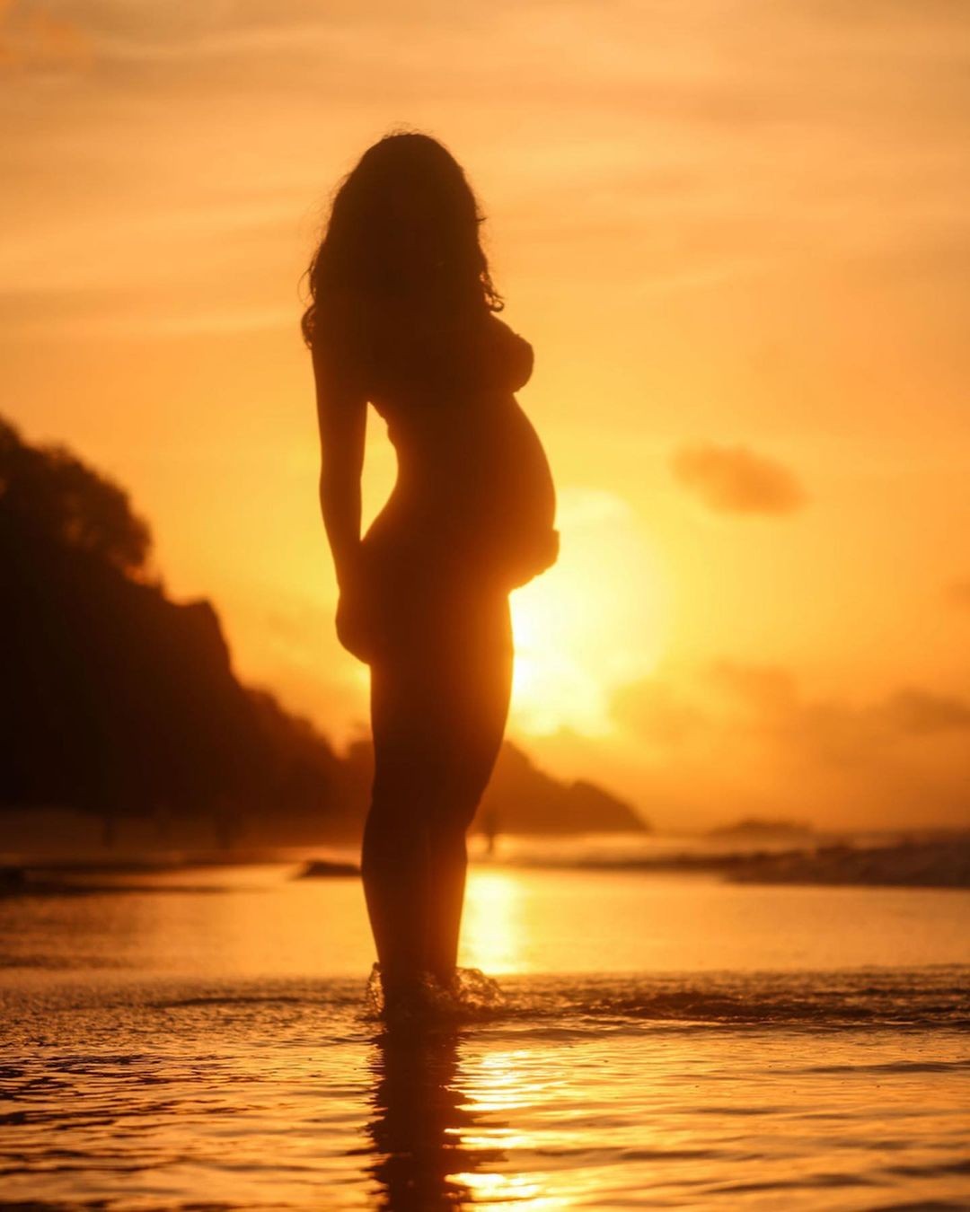 Yanna Lavigne mostra barriga de grávida e celebra os 32 anos (Foto: Reprodução / Instagram)