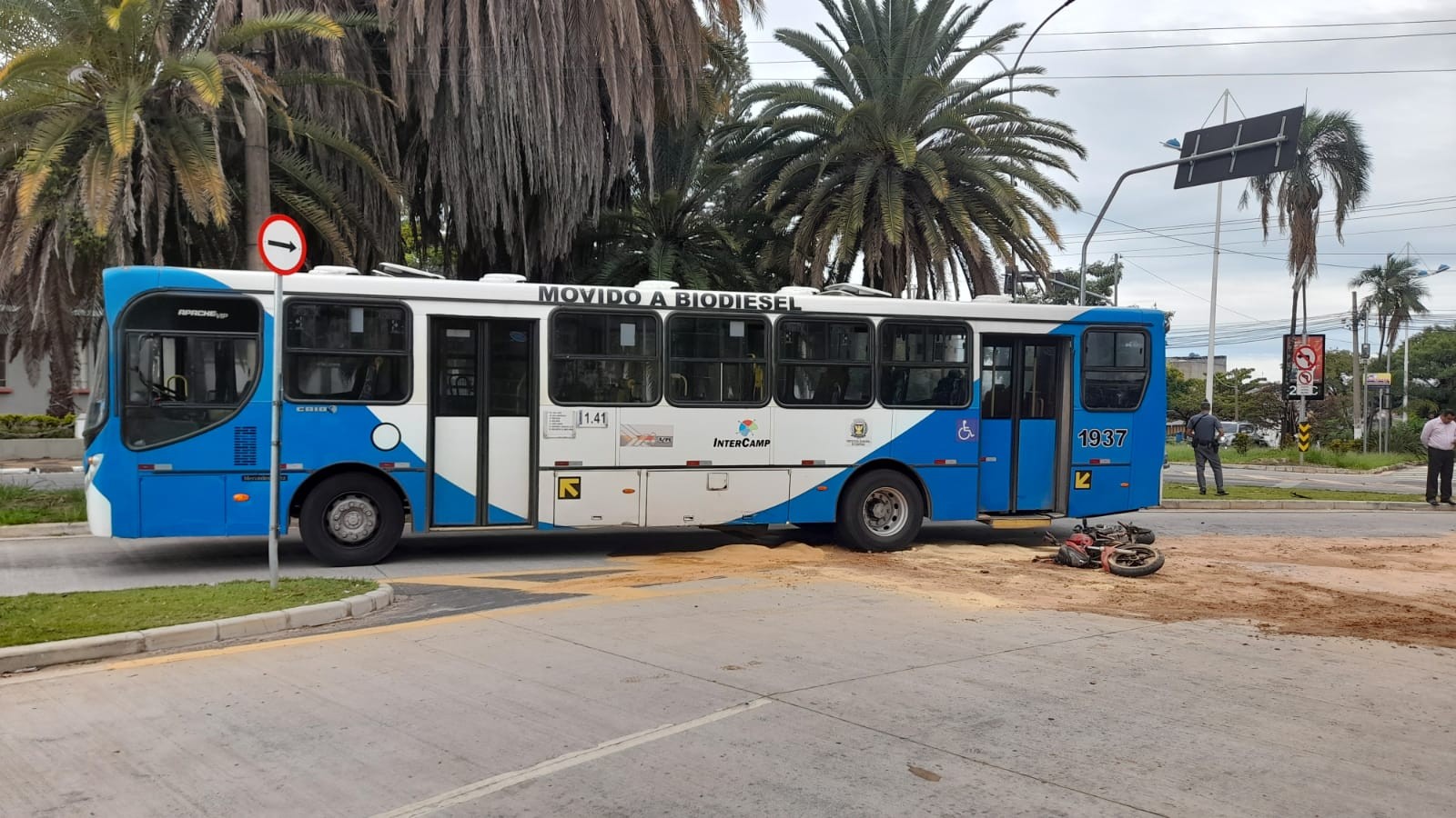 Motociclista morre após colisão com ônibus na Avenida João Jorge, em Campinas