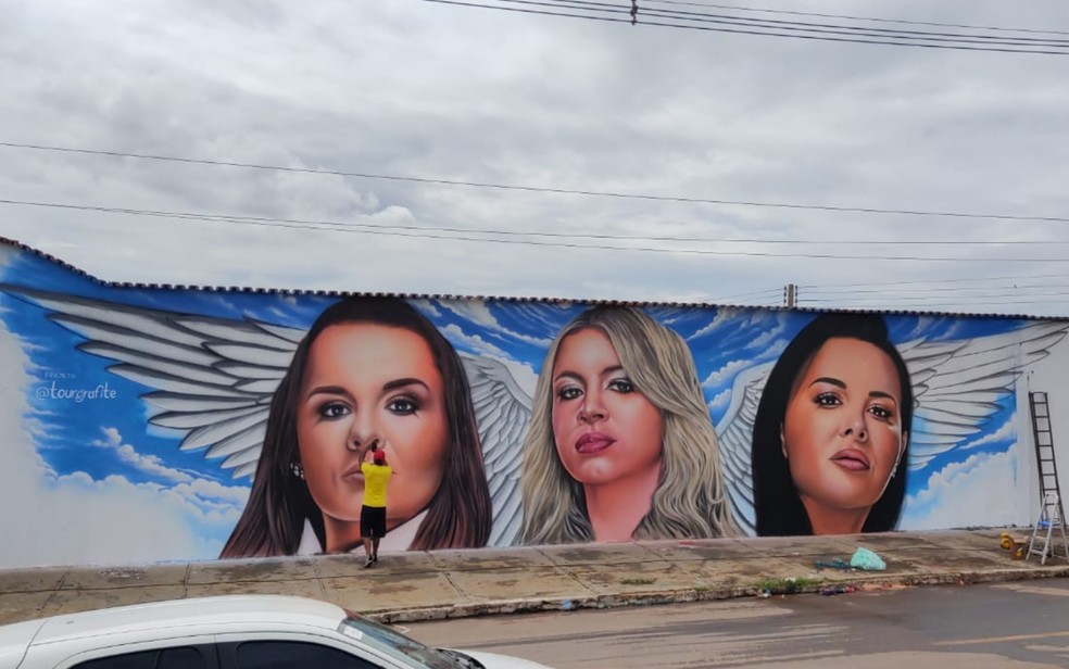 Mural 'Patroas' homenageia Marília Mendonça, Maiara e Maraísa, em Trindade, Goiás — Foto: Fábio Gomes/Arquivo Pessoal