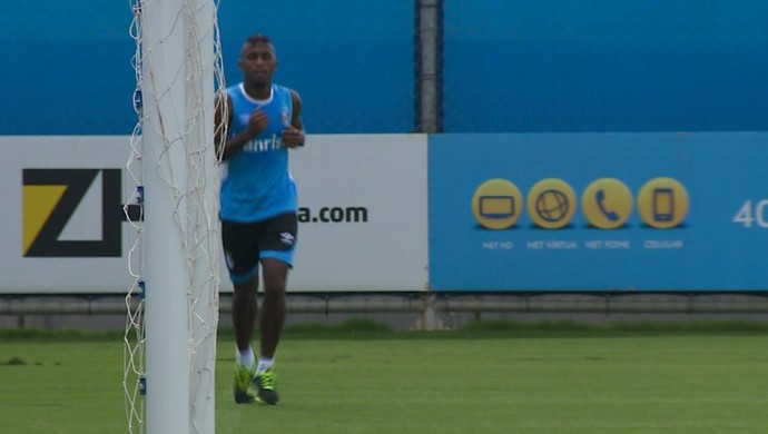 Antes de apresentação, Bolaños inicia rotina de treinos físicos no Grêmio