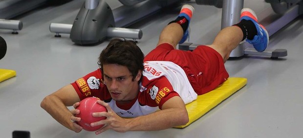 Nova aposta, Rodrigo Caio evita se empolgar com condição de titular