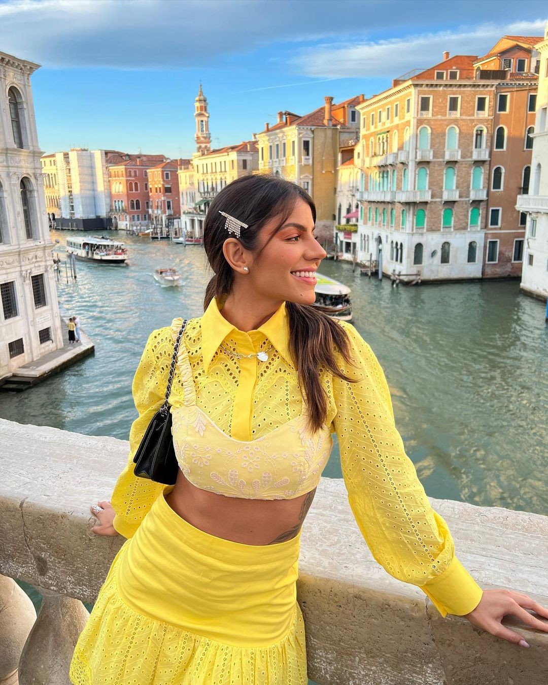 Hariany Almeida posou para fotos em Veneza (Foto: Reprodução/Instagram)