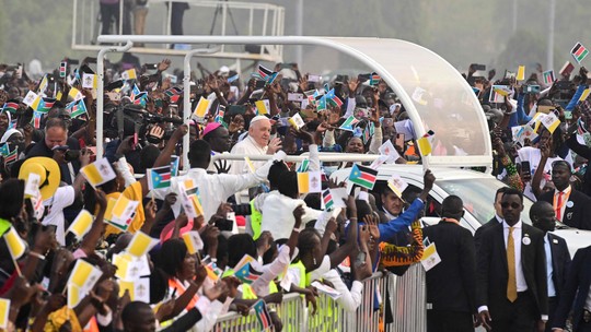 Papa encerra viagem ao Sudão do Sul pedindo fim da 'fúria cega' da violência; vídeo