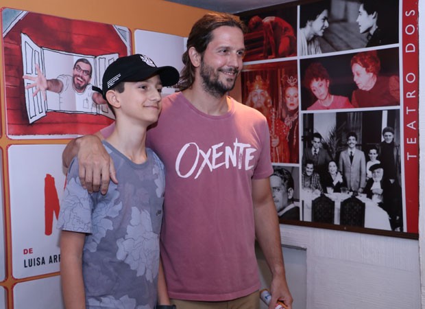 Vladimir Brichta com o filho, Vicente (Foto: Thyago Andrade/Brazilnews)