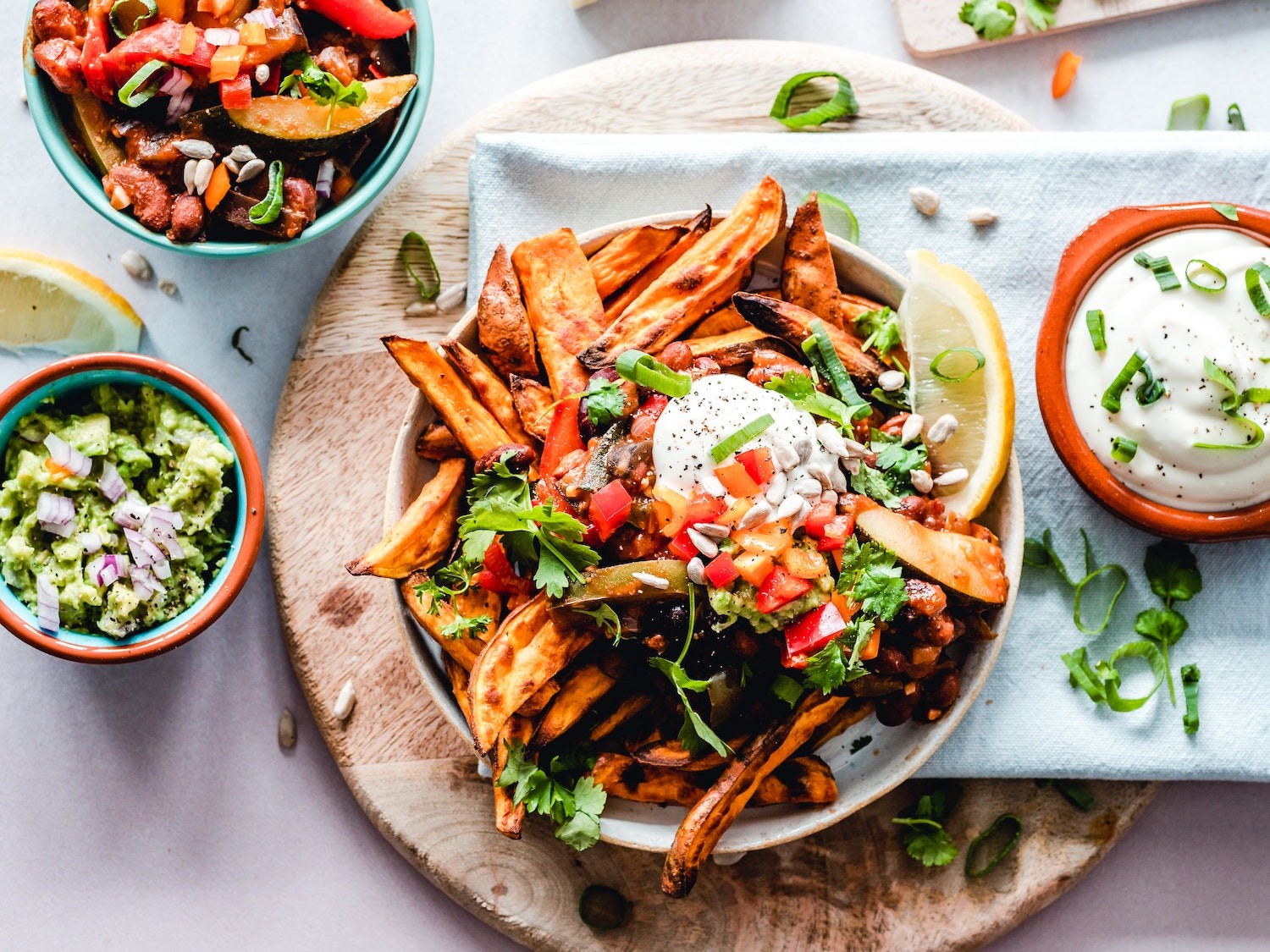 Receber amigos e familiares com refeições veganas pode motivá-los a testarem receitas em casa (Foto: Unsplash / Ella Olsson / CreativeCommons)