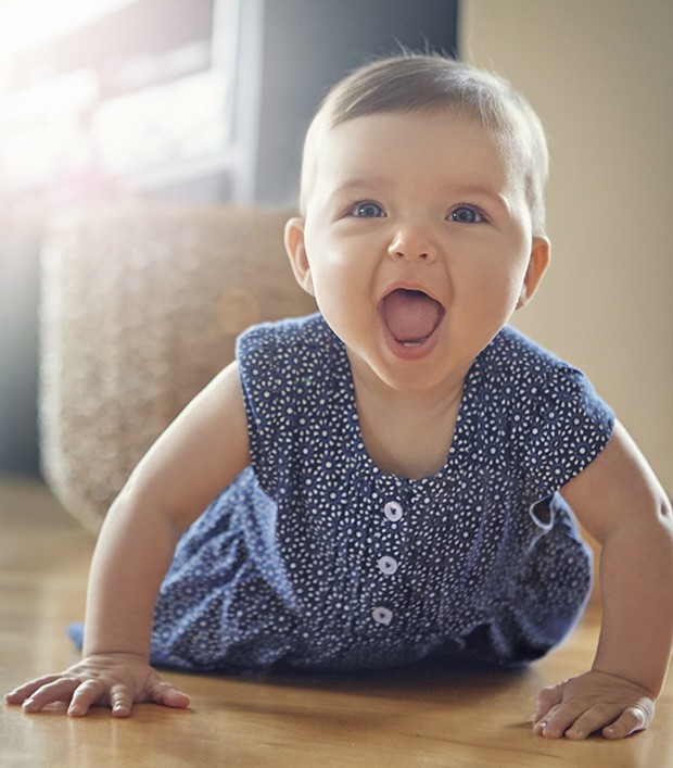 Shot of an adorable baby crawling on the living room floorhttp://195.154.178.81/DATA/i_collage/pu/shoots/805468.jpg (Foto: Getty Images)