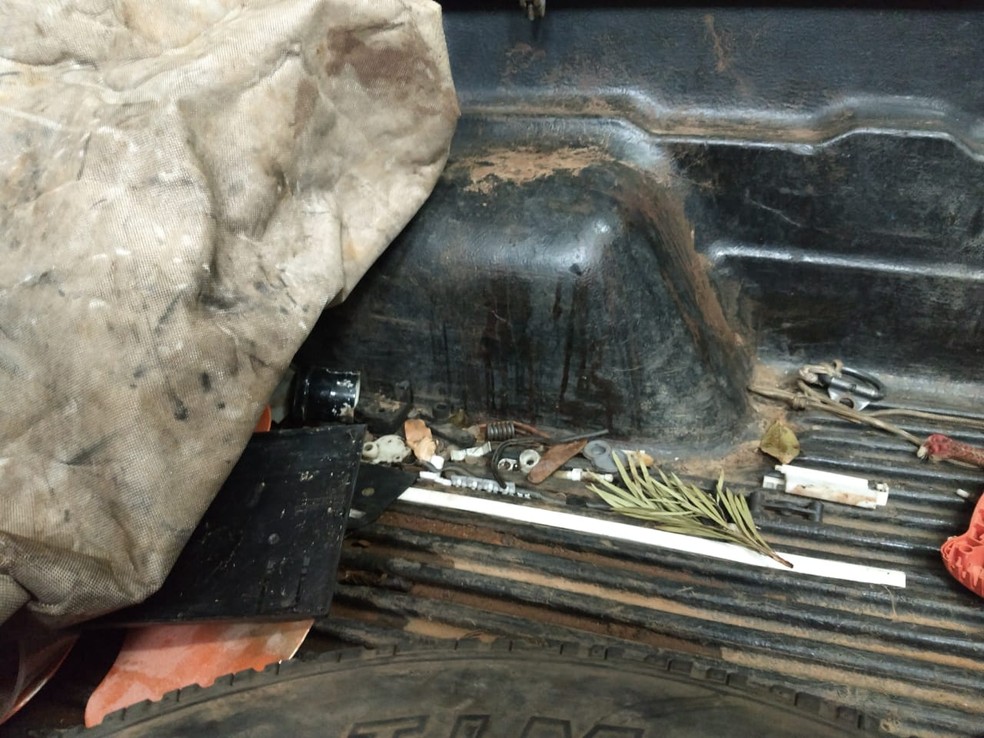 Policiais encontraram vestígios de sangue no carro utilizado pelos suspeitos após crime em Piracicaba — Foto: Polícia Civil