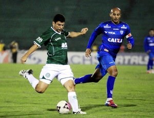 Schwenck faz jogada na partida entre Guarani x Avaí (Foto: Rodrigo Villalba / Memory Press)