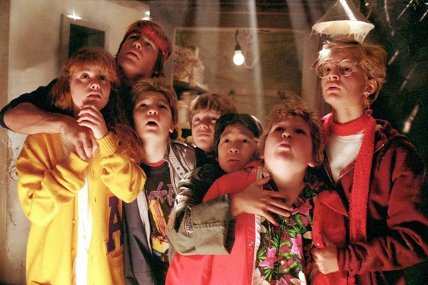 O elenco de Os Goonies (1985) (Foto: Reprodução)