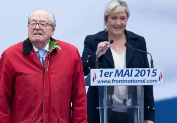 Durante anos, Marine Le Pen lutou para libertar a direita radical da imagem tóxica do pai, que afastou os eleitores (Foto: AURELIEN MEUNIER/GETTY IMAGES (via BBC))