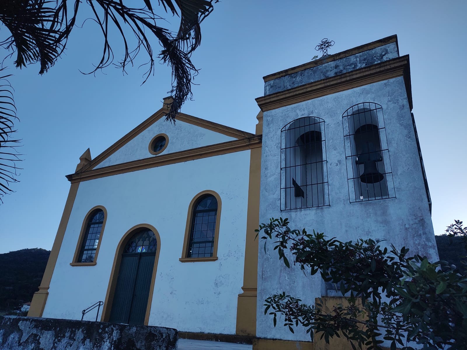 Sino doado por imperador Pedro II é furtado de igreja na Grande Florianópolis
