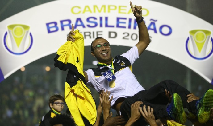 Felipe Surian comandou o Voltaço no ano mais vitorioso do clube (Foto: Lucas Figueiredo/CBF)