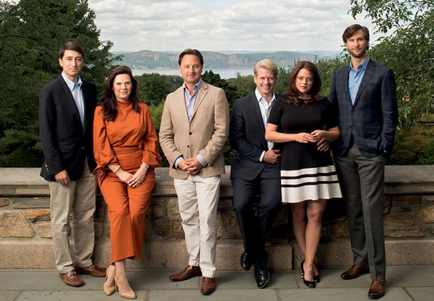 Herdeiros - Justin Rockefeller (último à direita) e outros jovens do The ImPact, que reúne famílias com fortuna acima de US$ 700 milhões (Foto: Pascal Perich)