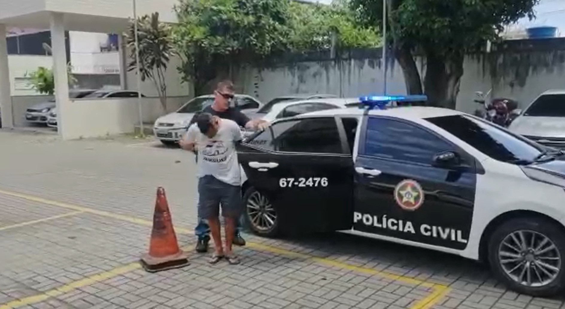 Ex-marido confessa que matou estudante enforcada por ciúmes em Belford Roxo
