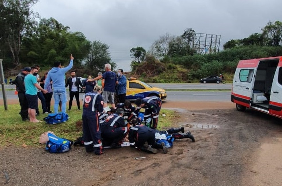 Crianca E Socorrida De Helicoptero Apos Se Afogar Em Piscina De Chacara Em Mandaguacu Norte E Noroeste G1