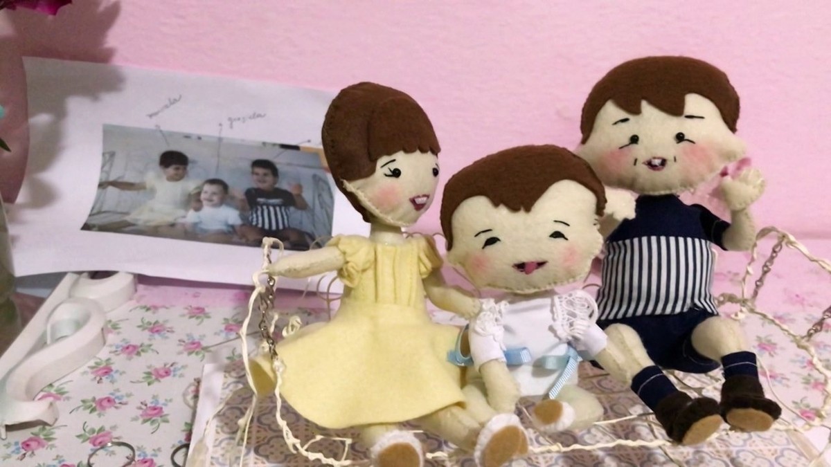 A partir de fotografias de clientes, ateliê faz bonecas exclusivas thumbnail