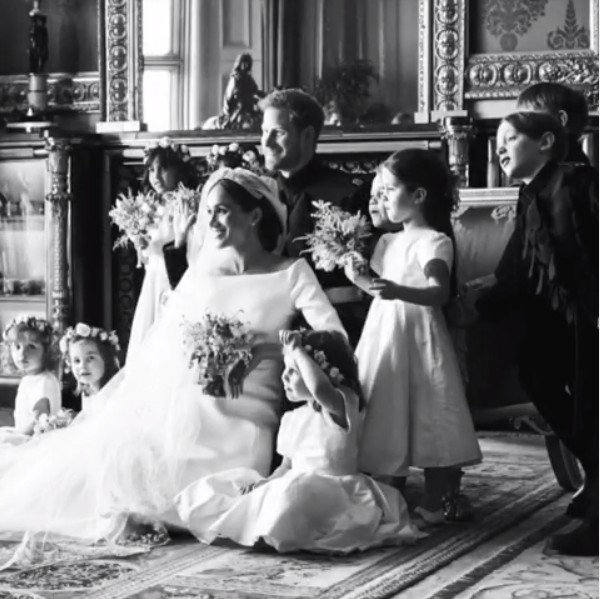 Uma das fotos reunidas no vídeo compartilhado pela atriz e duquesa Meghan Markle e o Príncipe Harry celebrando o aniversário de um ano de casamento dos dois (Foto: Instagram)
